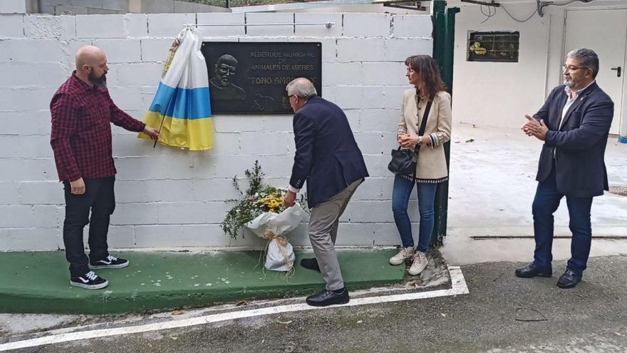 La última guardia del protector de la perrera: el albergue canino de Mieres ya lleva el nombre de Tono Ambrosio