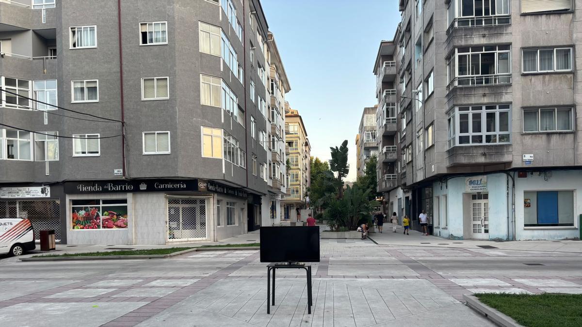 Una televisión de pequeño formato es la opción propuesta por el colectivo vecinal del barrio.