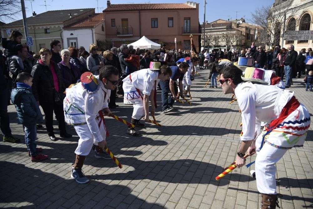 Balsareny rebutja amb cultura popular les accions