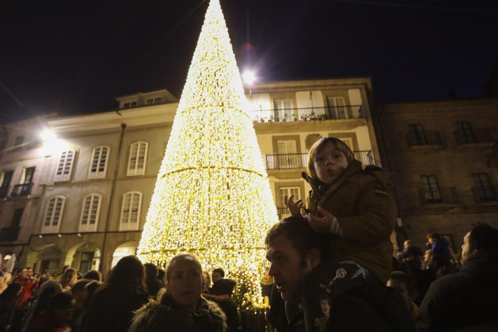 Avilés enciende sus luces de Navidad.