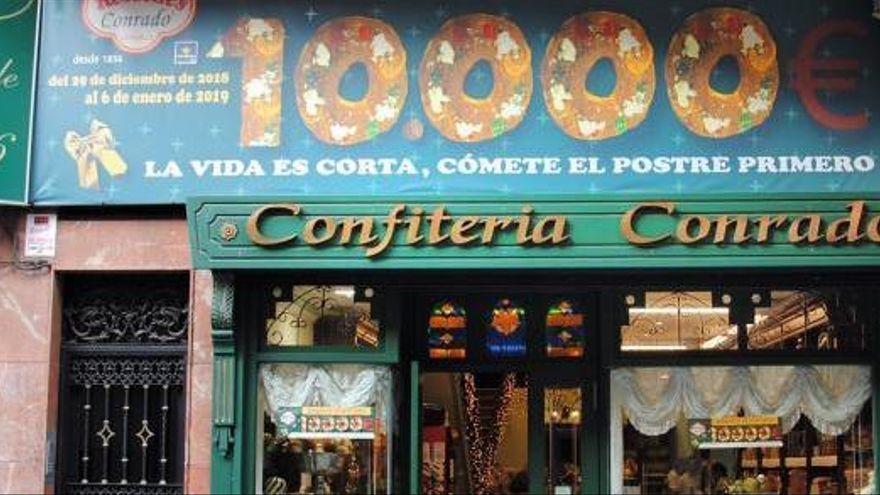 El exterior de la confitería que vende roscones con un premio oculto de 10.000 euros.