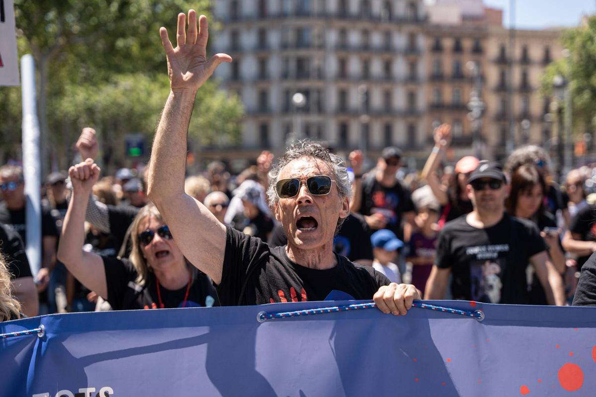 Trabajadores de prisiones se manifiestan en Barcelona para tener mayor seguridad.