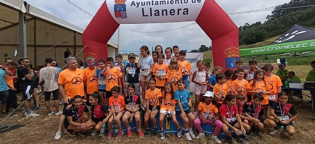 Diego Menéndez y Cristina Ardisana ganan el Speed Trail de Llanera