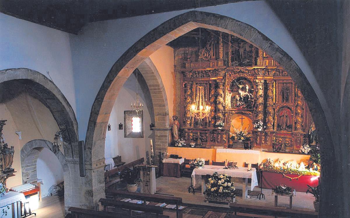 Interior de la iglesia de Justel.