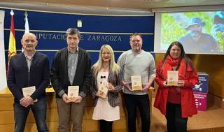 Un libro de Miguel Mena recopila 52 historias de retorno al pueblo