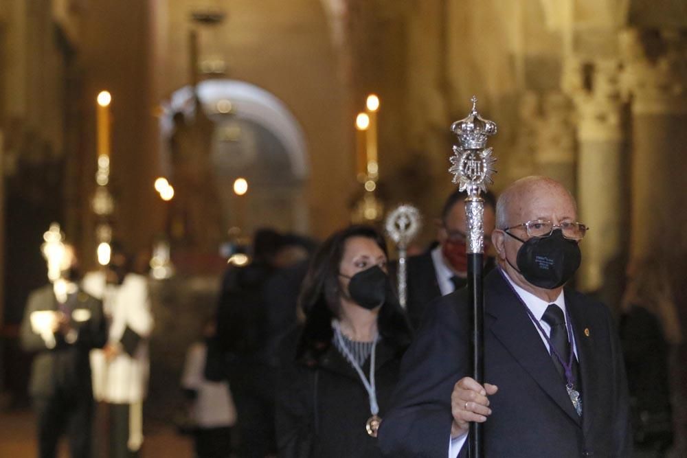 En imágenes, el Vía Crucis de las cofradías