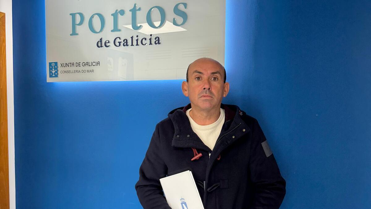Fernando Abrales en la sede de Portos de Galicia