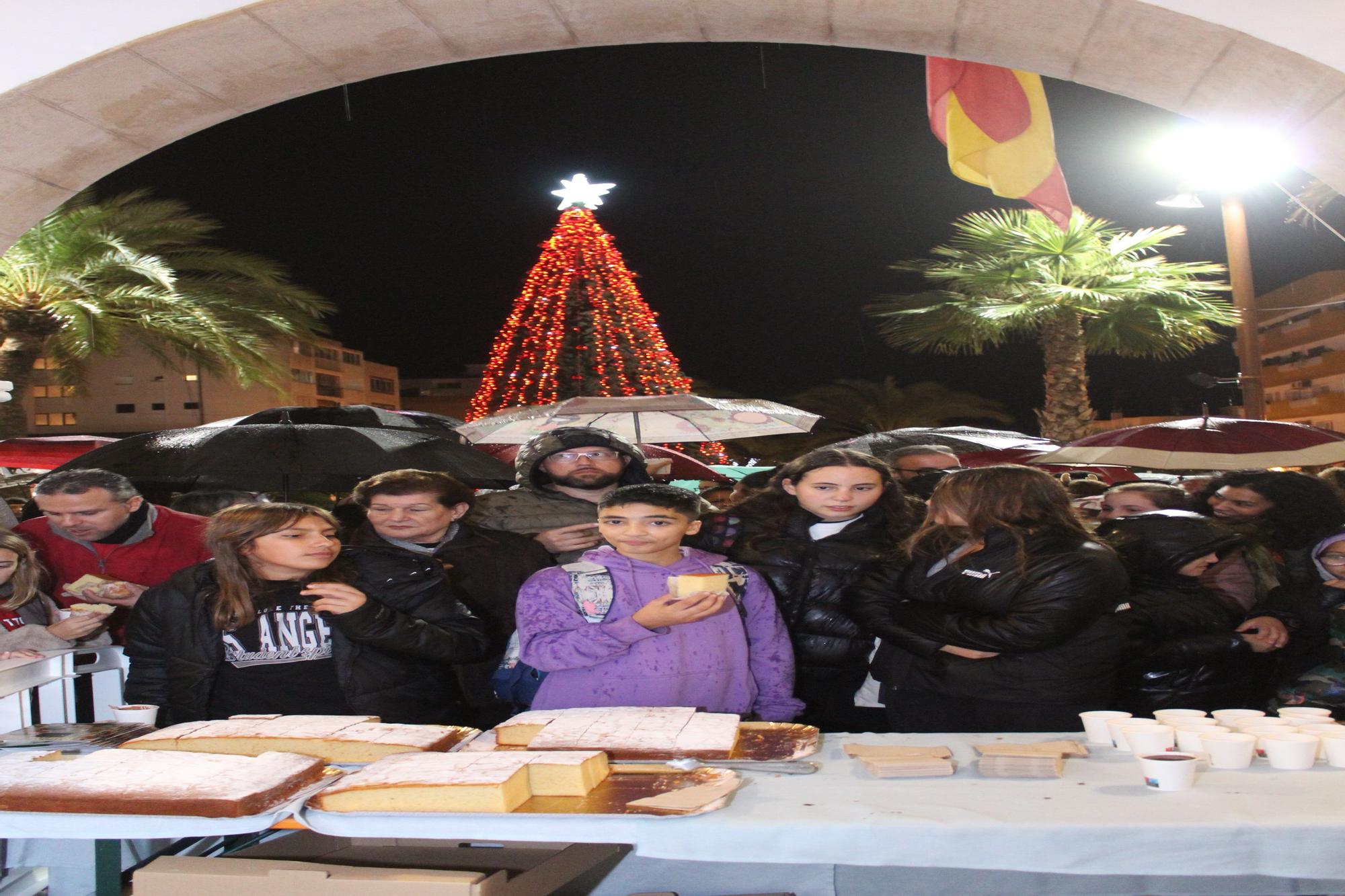 Encendido del alumbrado navideño en Santa Eulària.