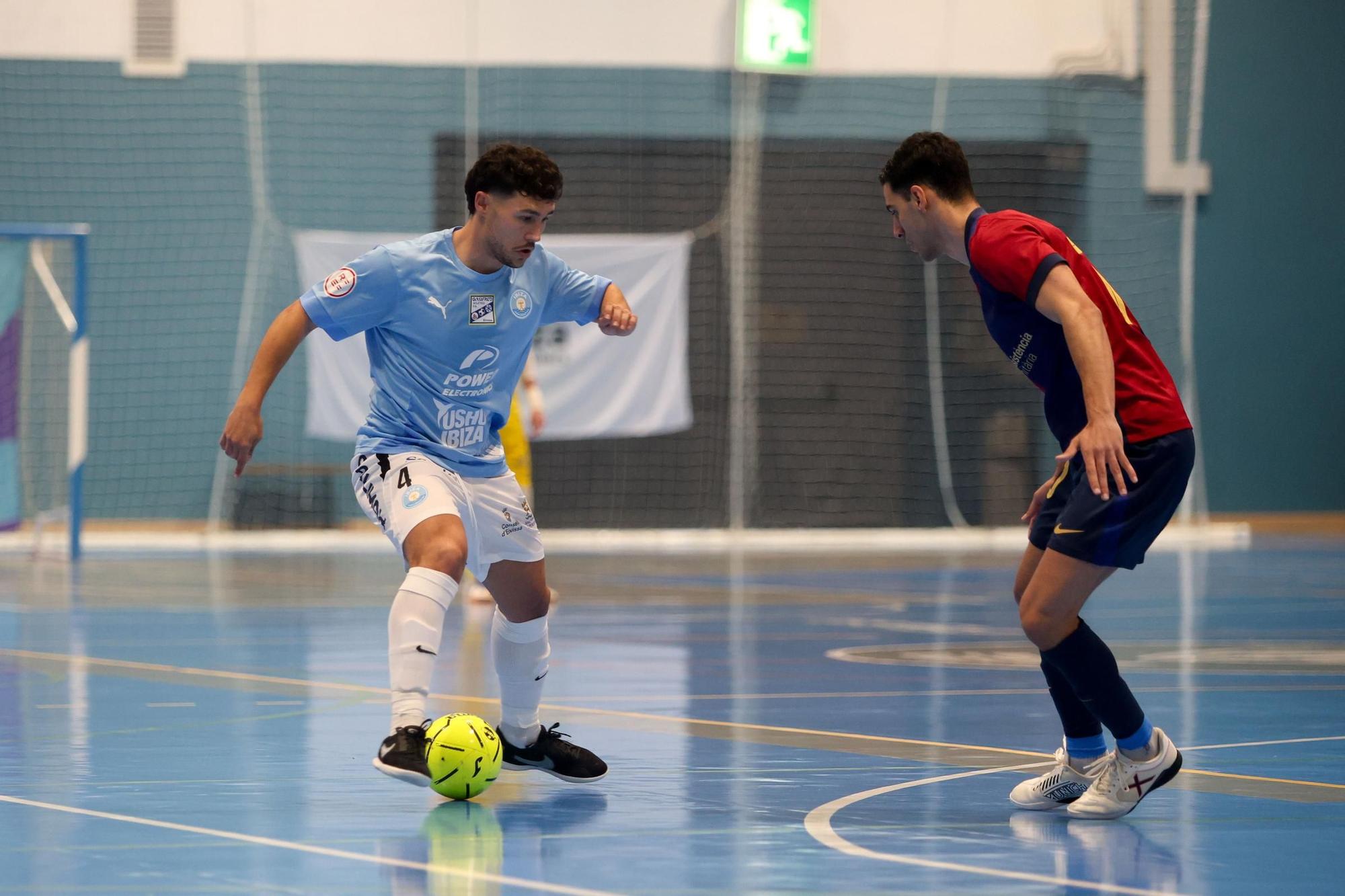Roger Serrano en el partido ante el Barça B