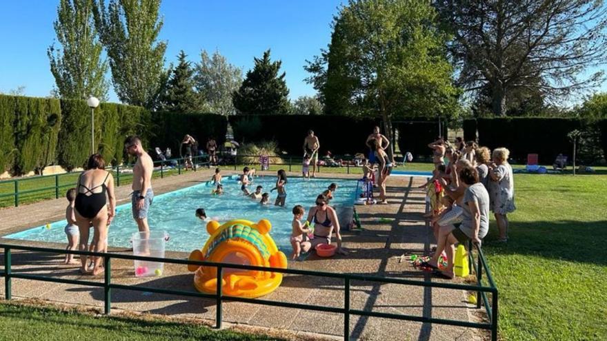 El Bayo programó refrescantes actividades para hacer frente al calor.  | JAVIER PÉREZ