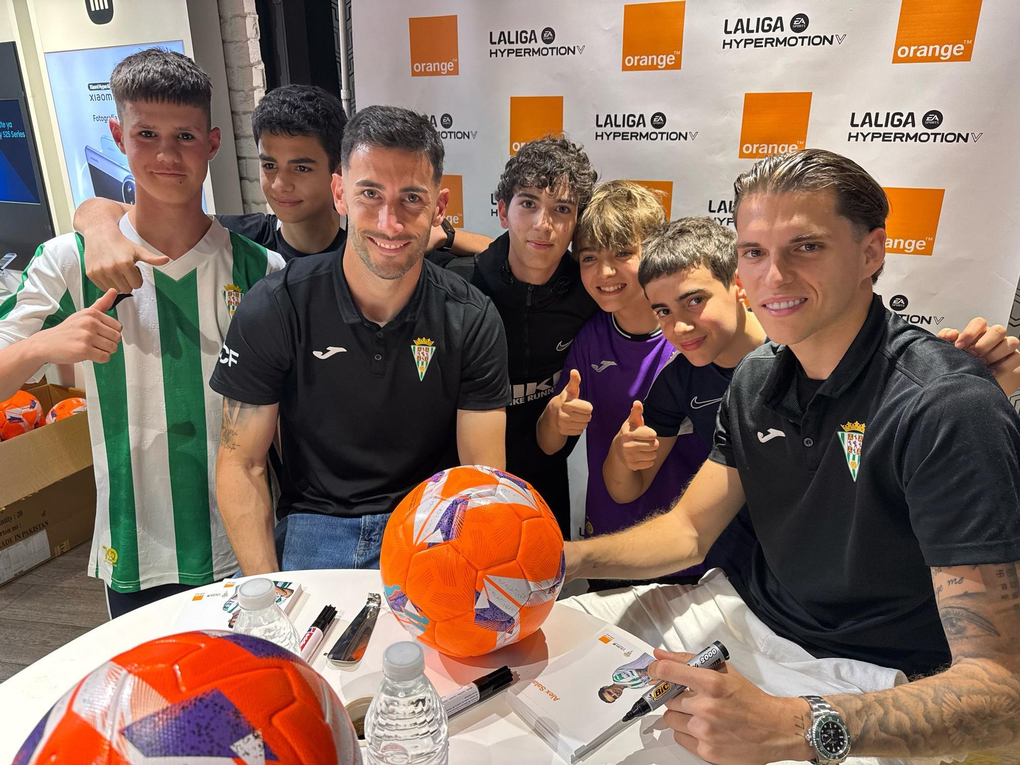 Albarrán y Álex Sala, testigos de la fiebre por el Córdoba CF