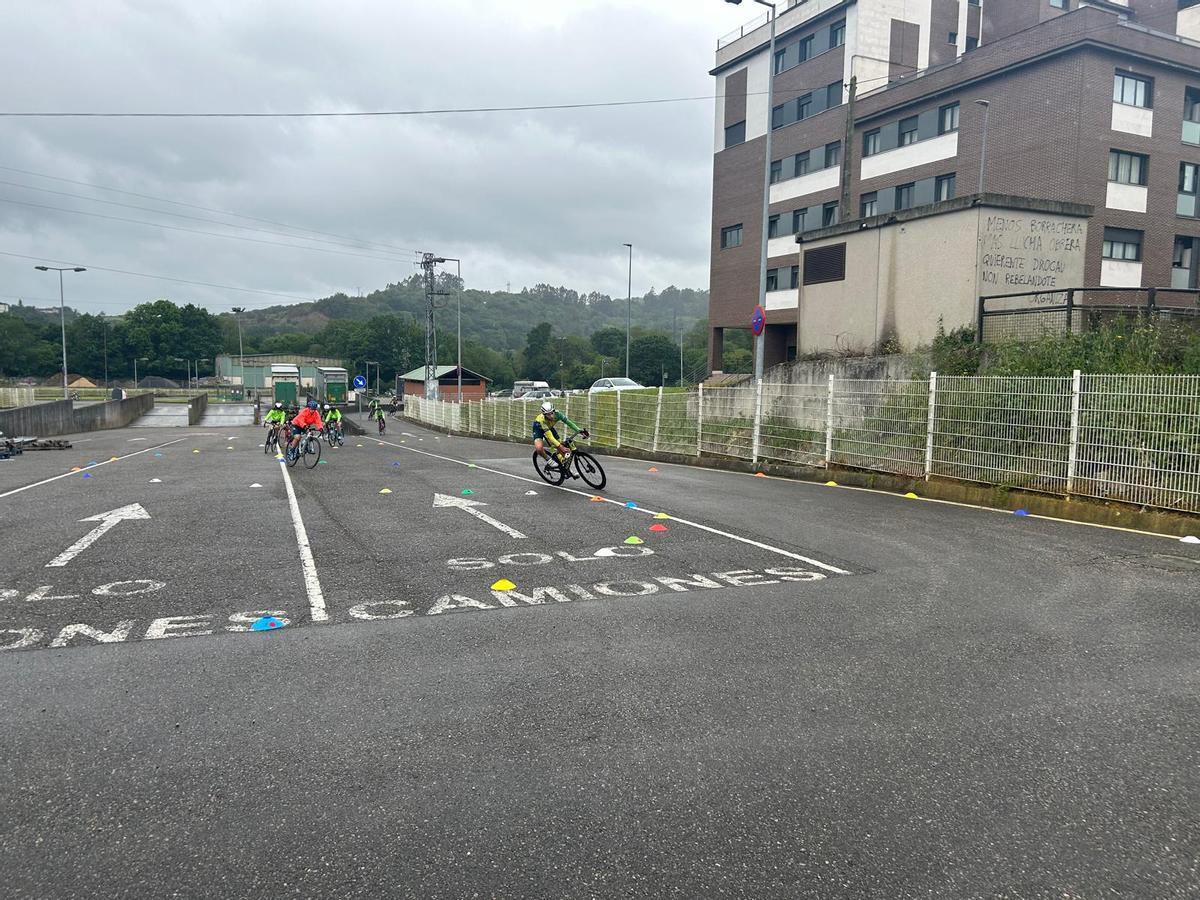 EN IMÁGENES: Entrenamiento Escuela Ciclista de Viella