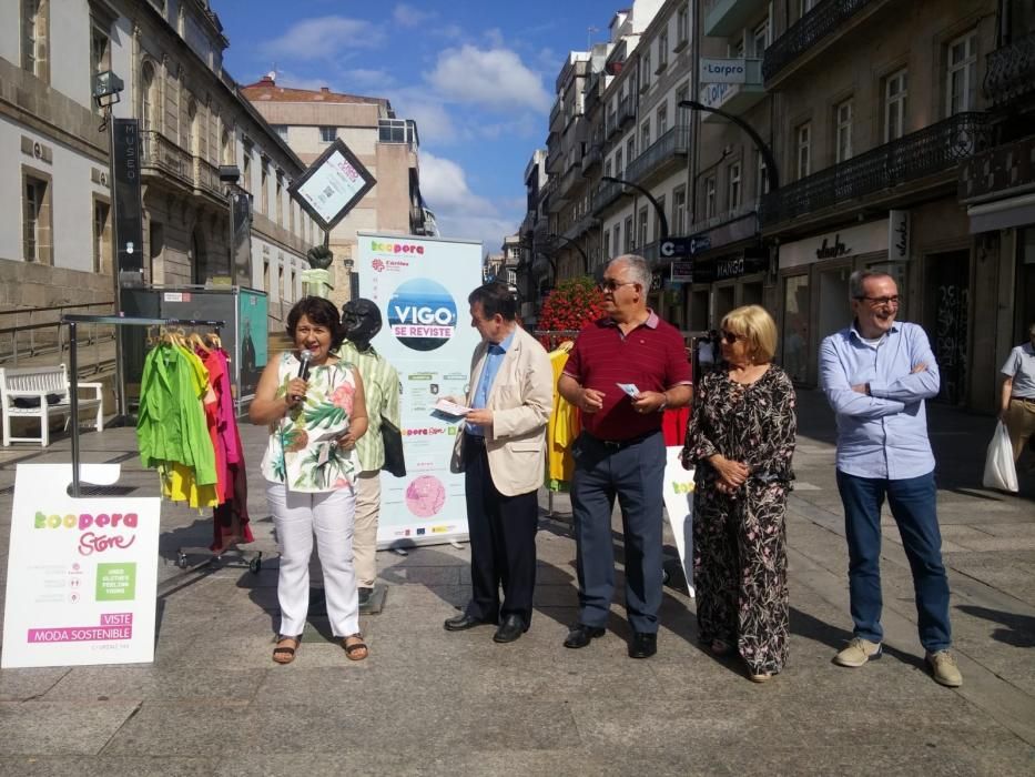 Moda sostenible para las esculturas de Vigo // Cristina Graña