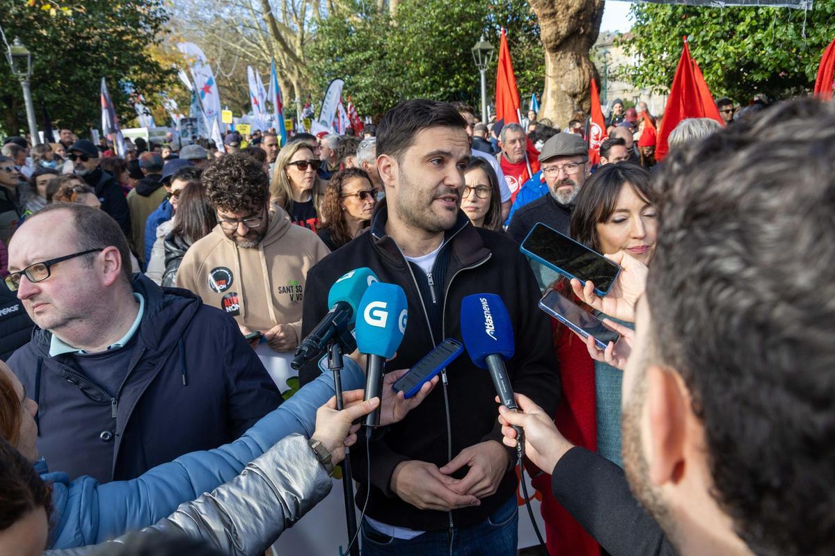 Manifestación en Santiago en contra del proyecto de Altri en Palas de Rei: así está transcurriendo Manifestación en Santiago en contra del proyecto de Altri en Palas de Rei: así está transcurriendo