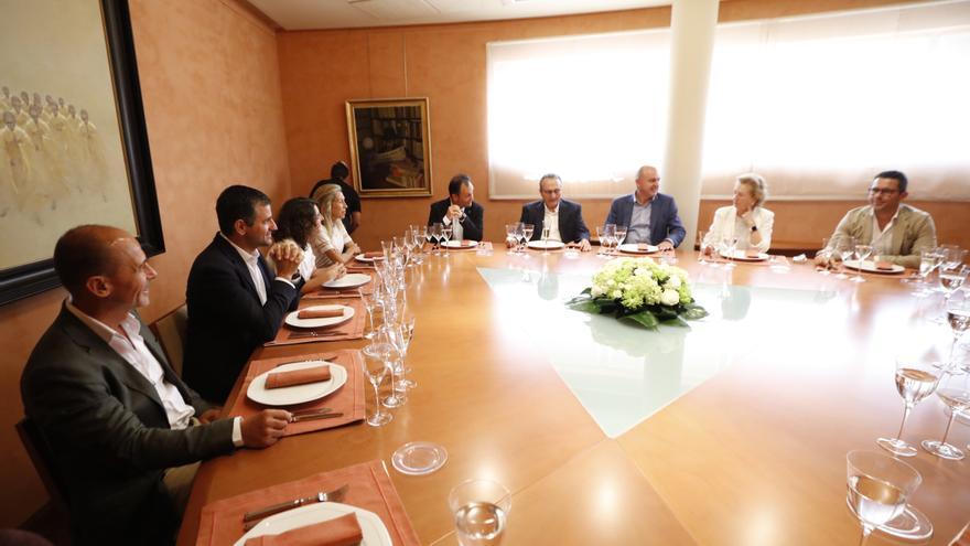Vídeo de la comida de los presidentes y alcaldes en la sede de Diario de Ibiza