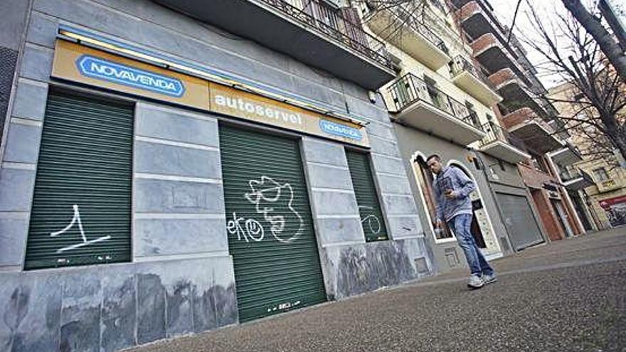 Tanca el Novavenda del davant del Mercat del Lleó després de 37 anys d&#039;activitat