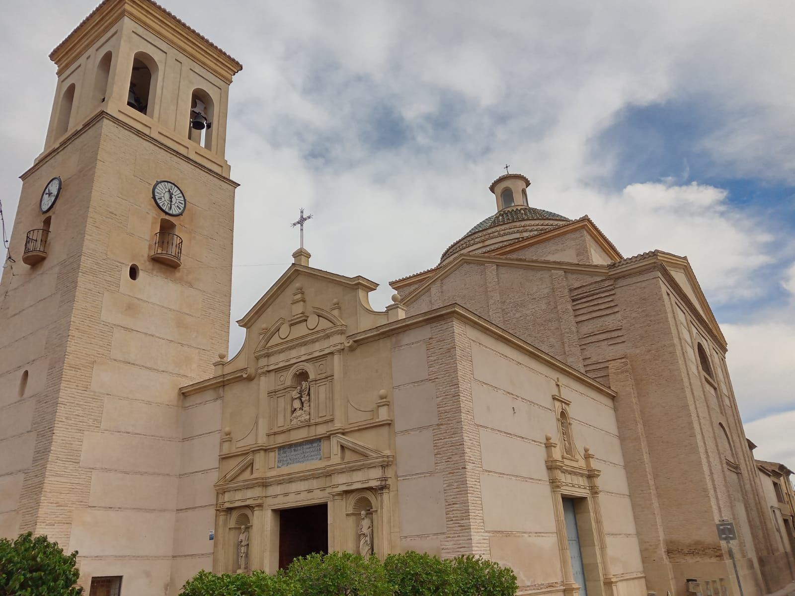 Dentro de su iglesia de San Onofre se encuentra el órgano barroco más longevo de España (s. XVIII)