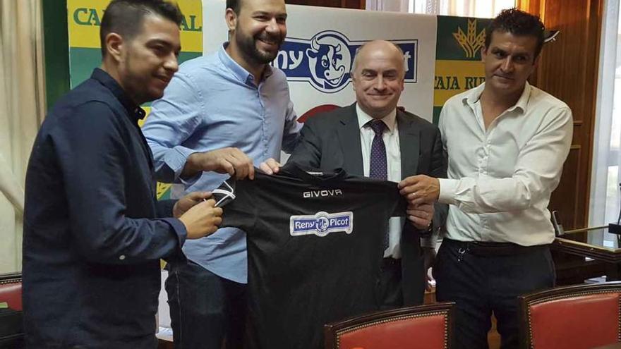 Participantes en el acto de presentación del Centro Reny Picot.