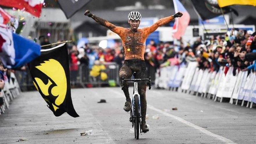 Van der Poel conquista su tercer mundial de ciclocrós