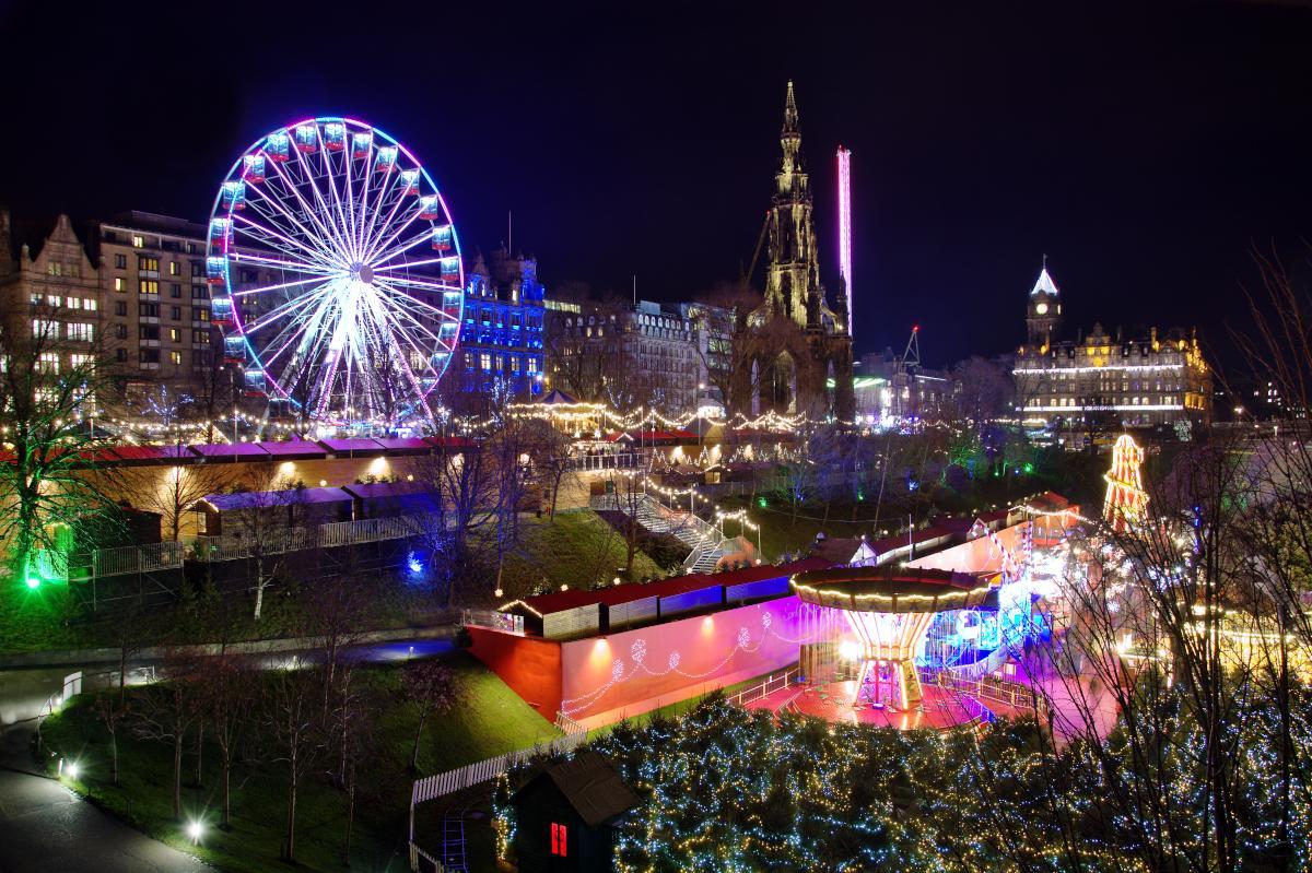 Mercado de Navidad de Edimburgo (Escocia).