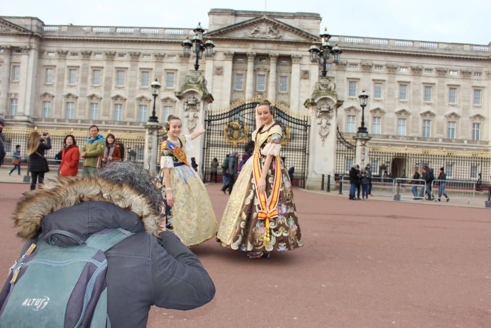 Tercer y último día: la foto frente al Palacio de Buckingham.