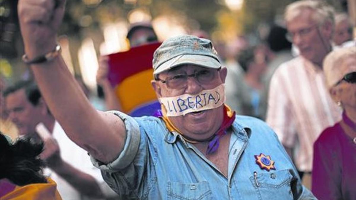 Uno de los manifestantes por la república que se concentró en la madrileña Puerta del Sol el pasado jueves.