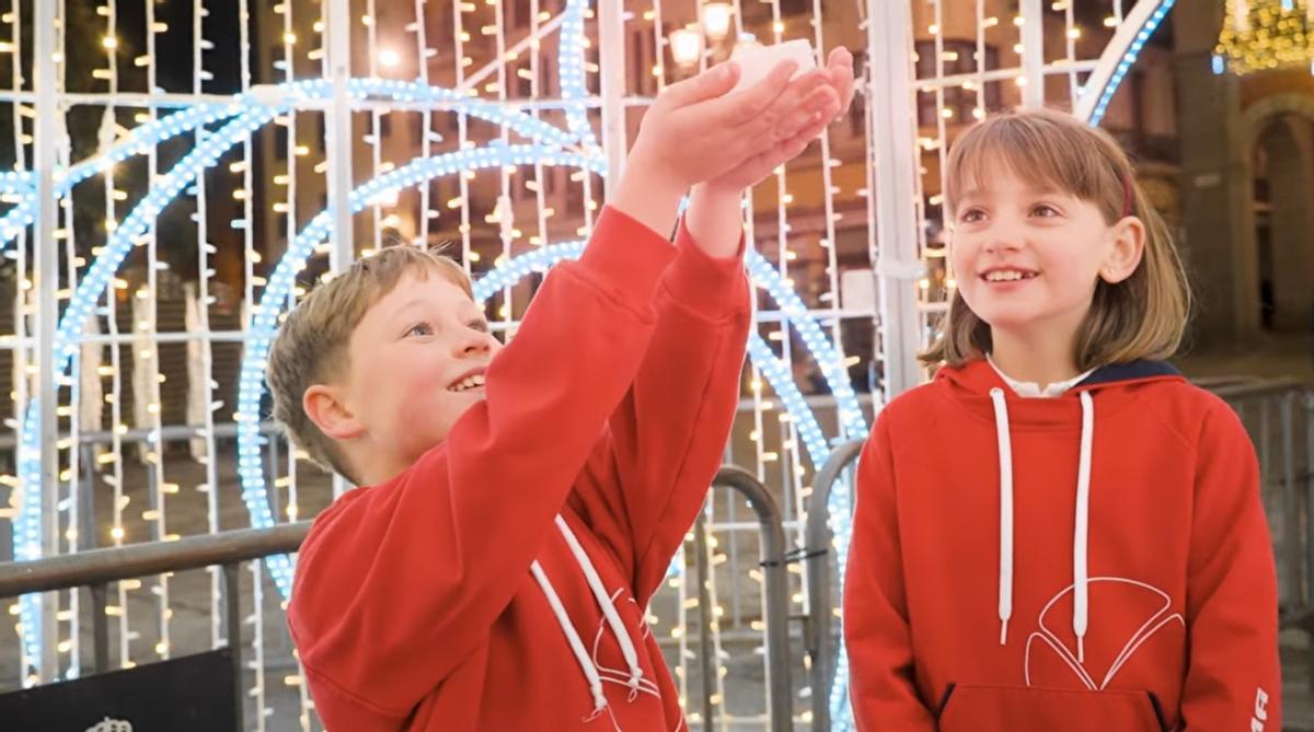 Dos niños de Trilema Zamora, en el videoclip del villancico.
