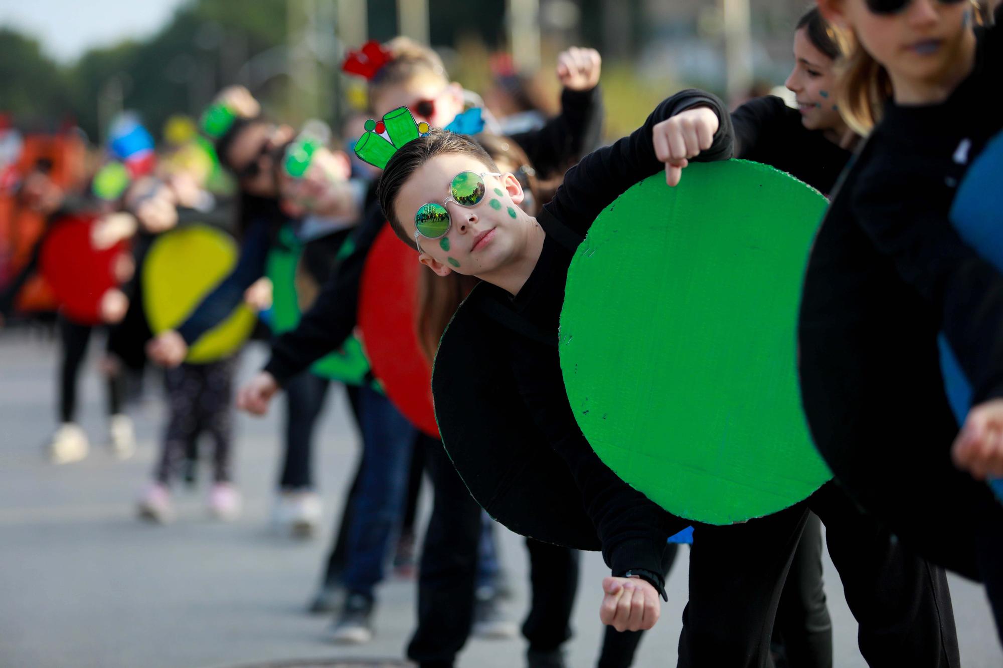 Todas las imágenes de la rúa de carnaval 2023 en Santa Eulària