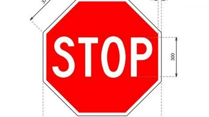 Nueva tipografía para la señal de STOP-