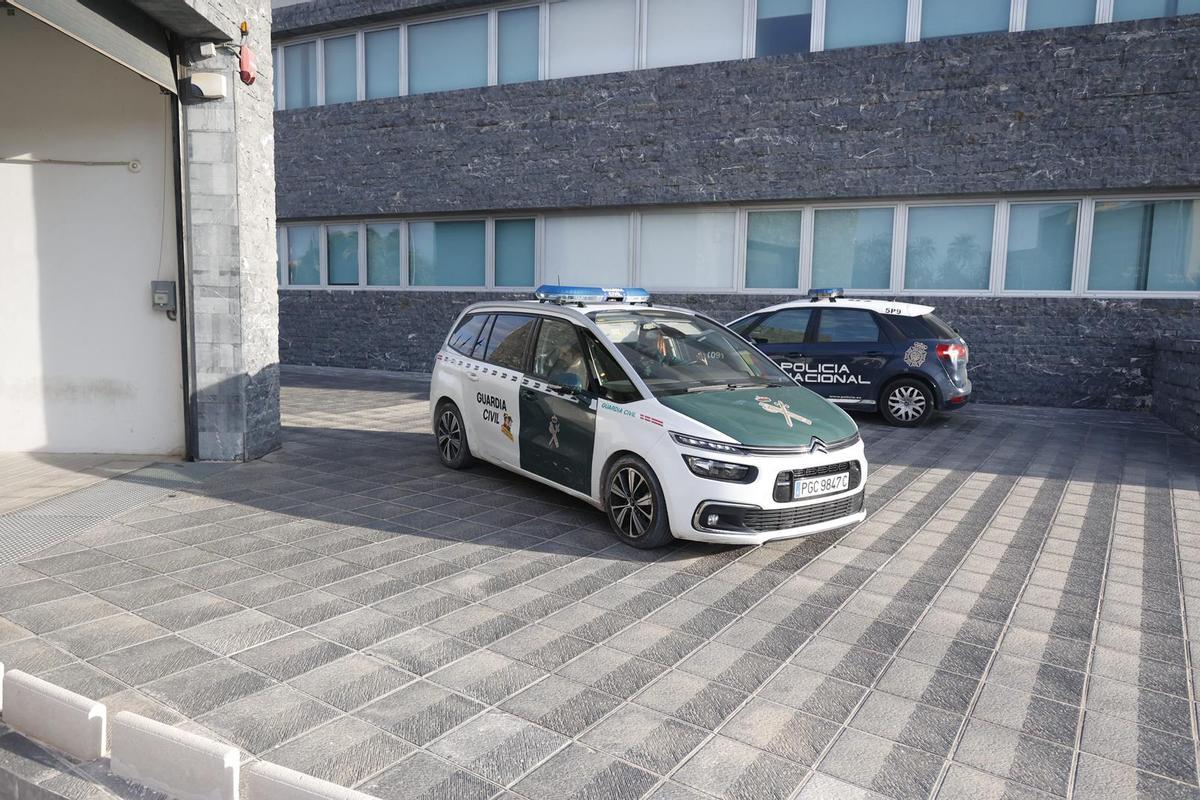 Llegada a los juzgados de Elche del detenido en Crevillent por el incendio que mató a una joven Llegada a los juzgados de Elche del detenido en Crevillent por el incendio que mató a una joven