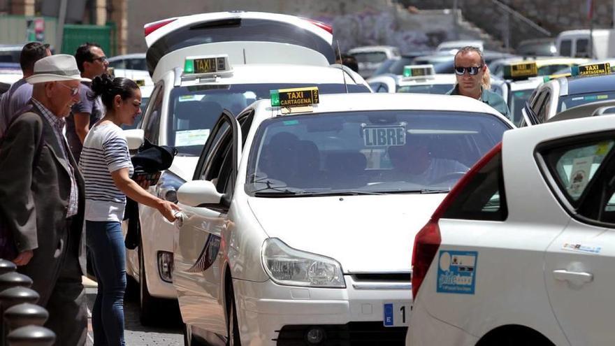 Los taxistas de Cartagena no quieren subir sus tarifas