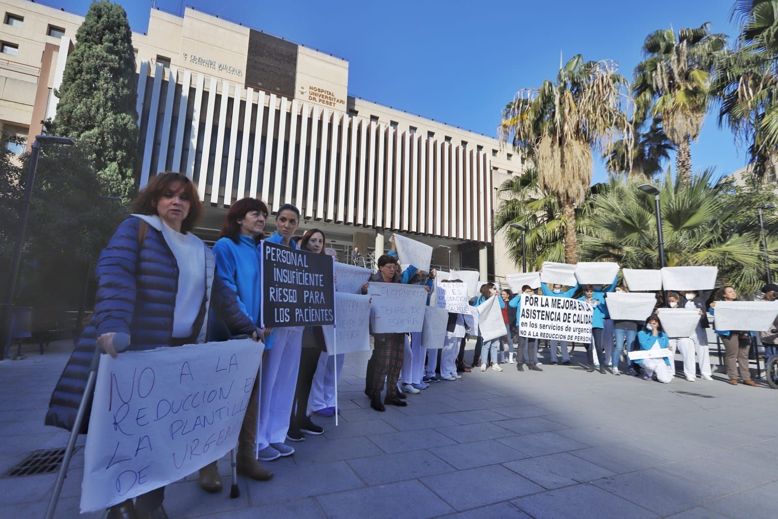 Protesta contra los recortes en sanidad en el hospital DOctor Peset