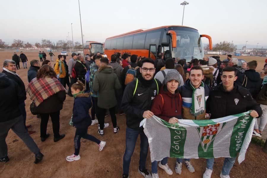 Aficionados del Córdoba CF rumbo a Huelva