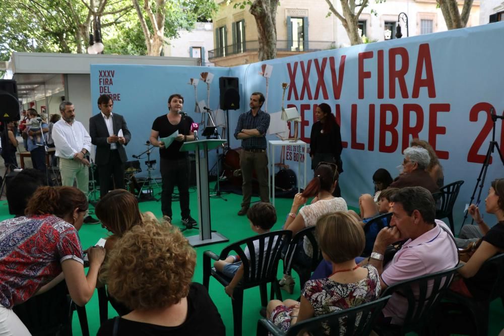 Carles Rebassa y L'Equilibriste inauguran la Fira del Llibre