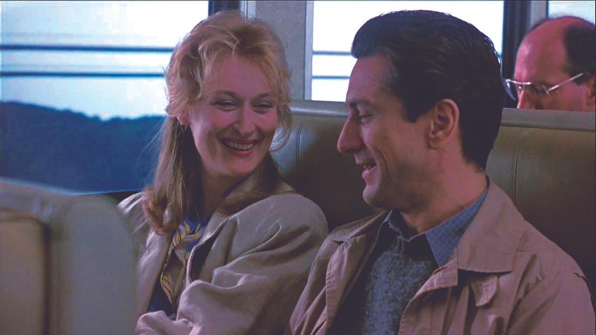 Meryl Streep junto a Robert De Niro en una escena de Enamorarse (1984) del director Ulu Grosbard.