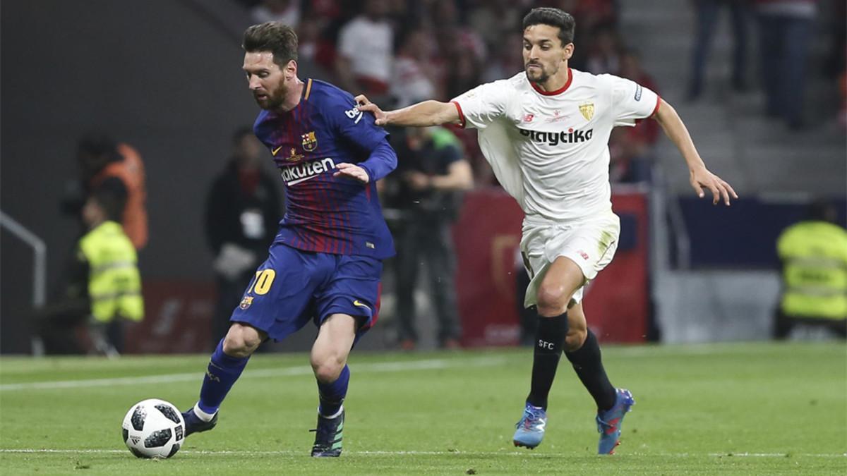 Leo Messi y Jesús Navas durante la disputa de la final de la Copa del Rey 2017/18