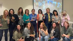 La actividad reunió a asistentes interesadas en el mundo del vino y el cava