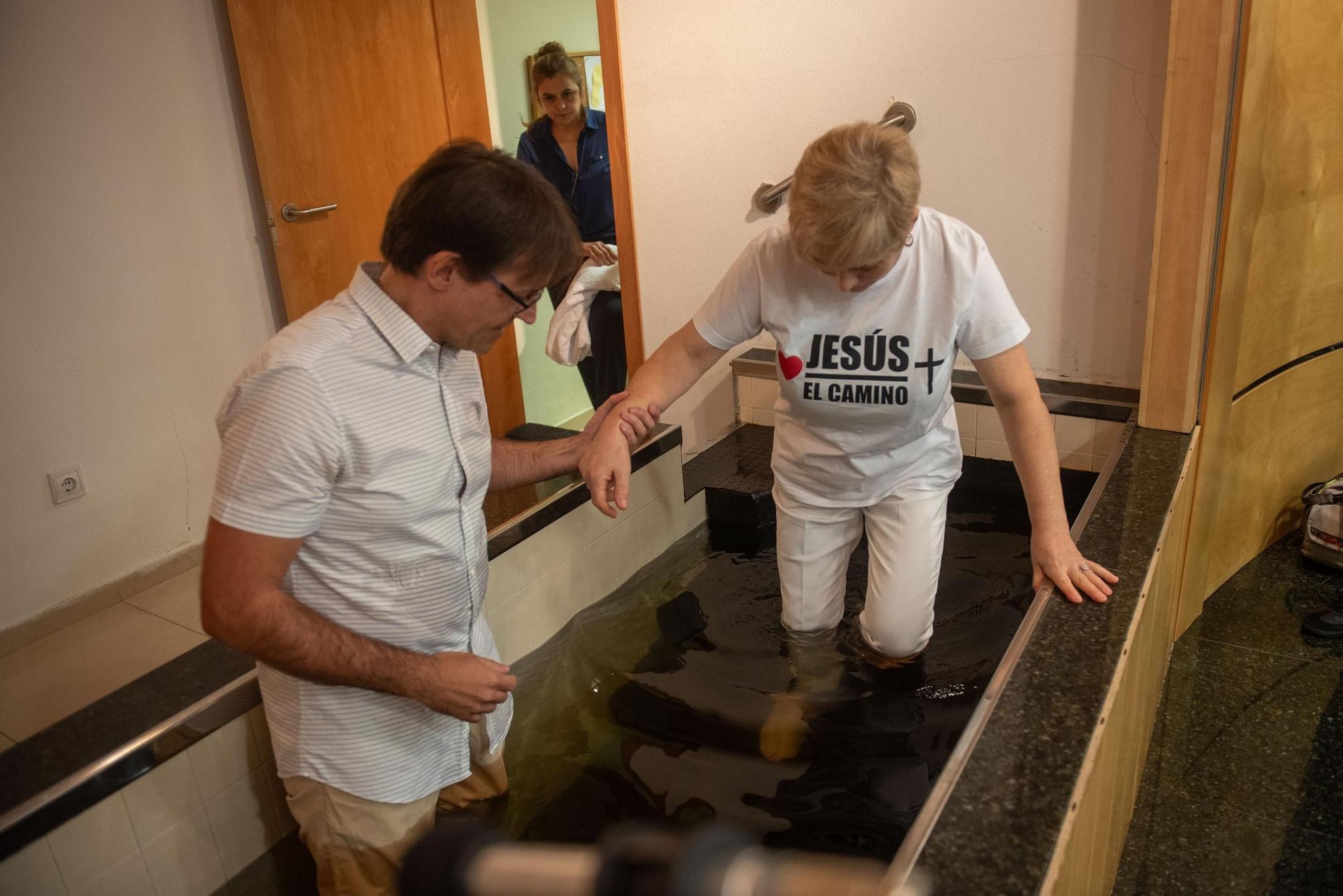 Bautismos por inmersión en El Camino