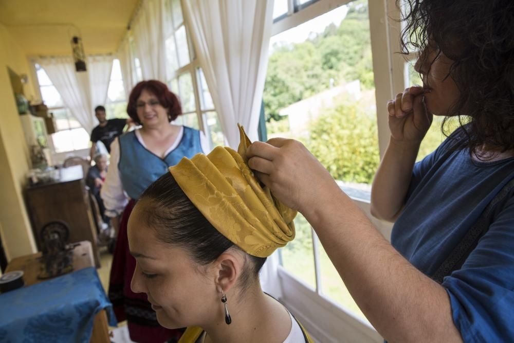 Ceremonia de vestir el traje de llanisca