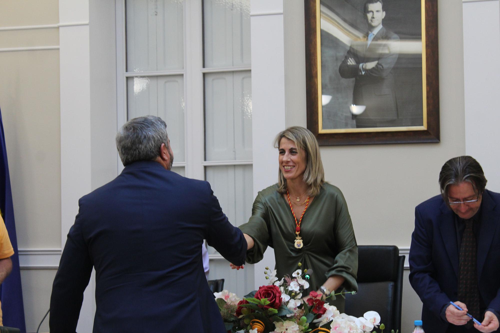 Lourdes Aznar se convierte en la primera alcaldesa de Crevillent: "preservaré nuestra identidad"
