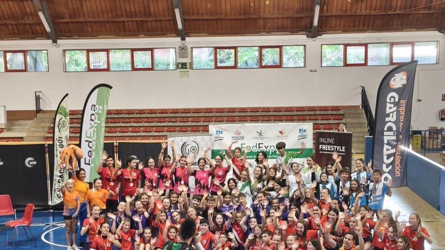 Jóvenes patinadores cautivan en Cáceres