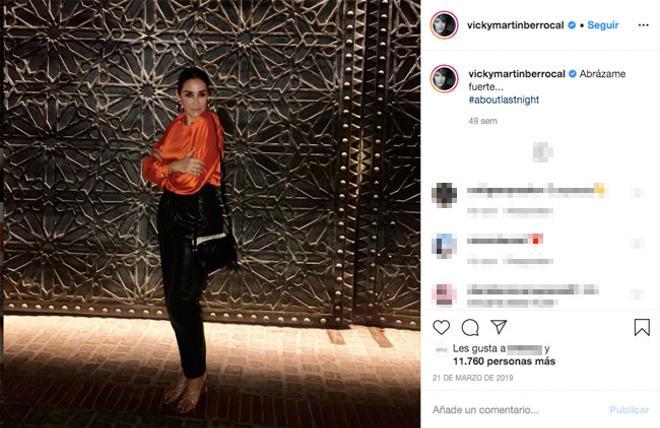 Vicky Martín Berrocal con blusa naranja con mangas abullonadas, de Zara