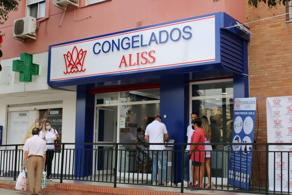 Inauguración de la tienda de Congelados Aliss en la avenida Alcalde Díaz Zafra.