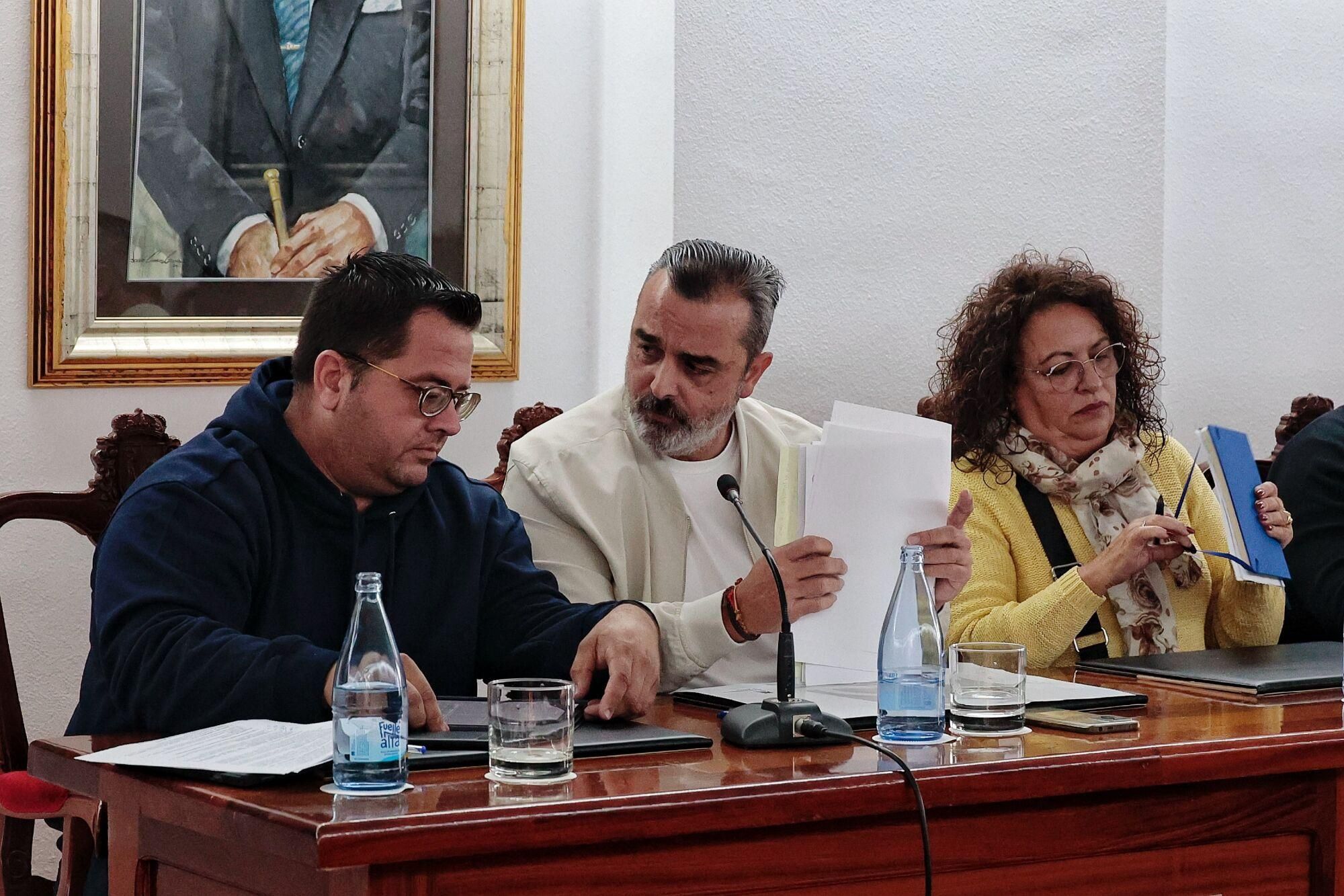 Pleno para destituir a Más por Arona e incorporar a Vox al gobierno municipal
