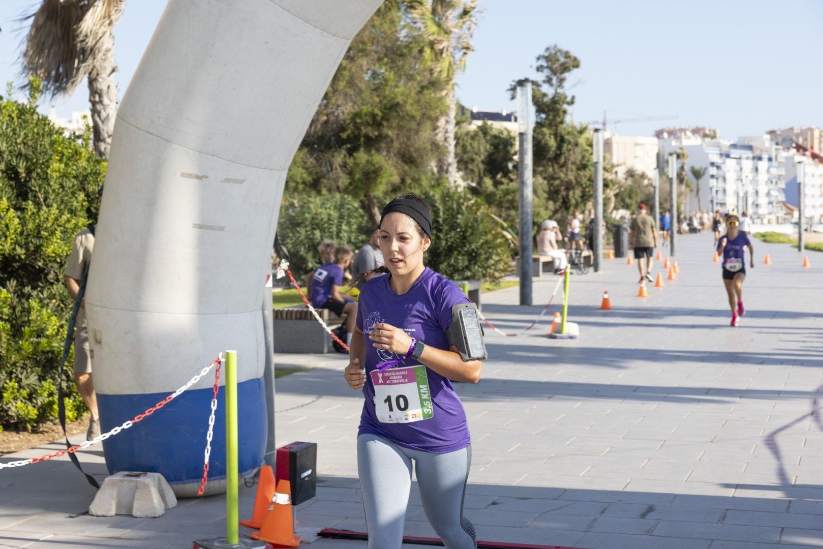 Así fue en imágenes una nueva edición de la carrera solidaria de AFA Torrevieja