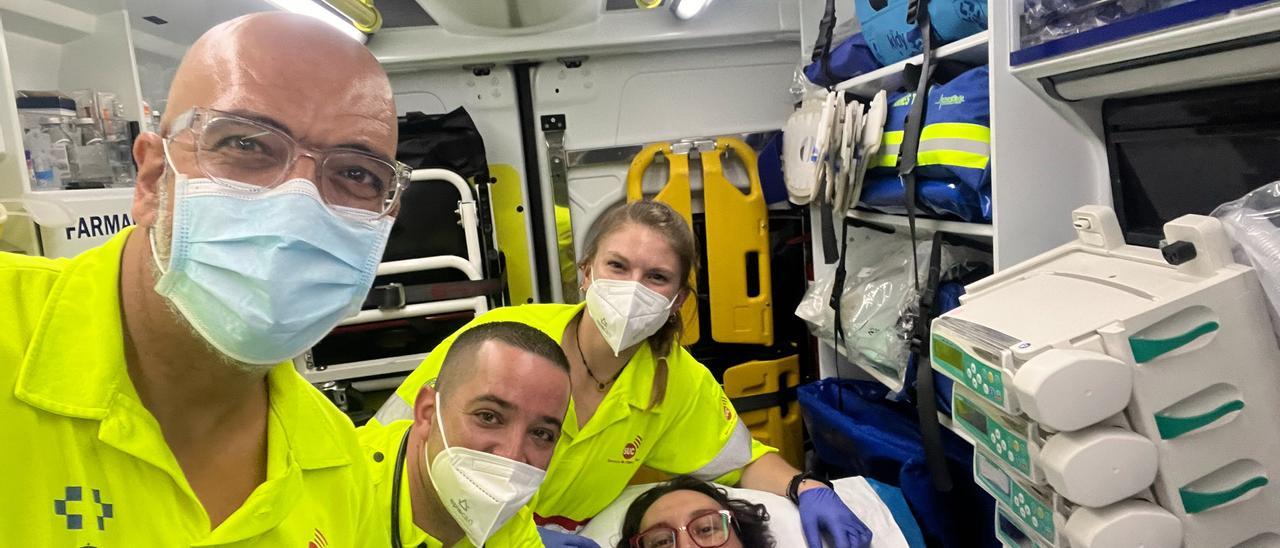 Una mujer da a luz en una ambulancia camino del hospital en Tenerife
