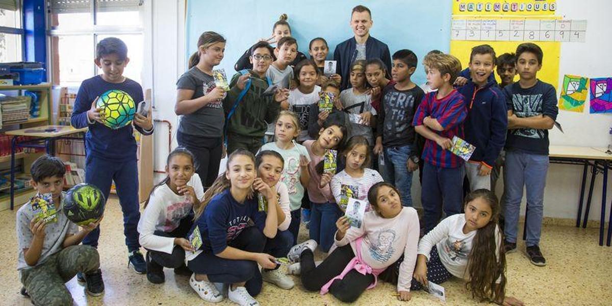Cheryshev vuelve a las aulas en el CEIP Carlos Celma de Castellón