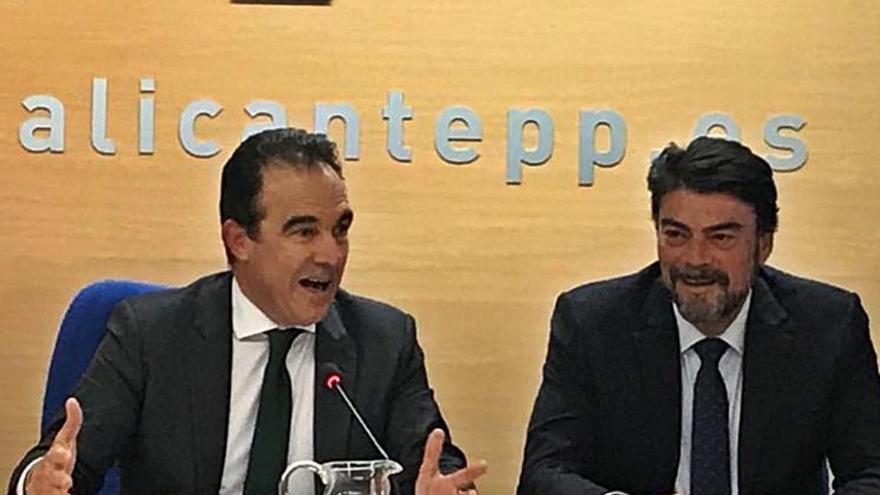 Toño Peral y Luis Barcala, en la junta del PP de esta semana.