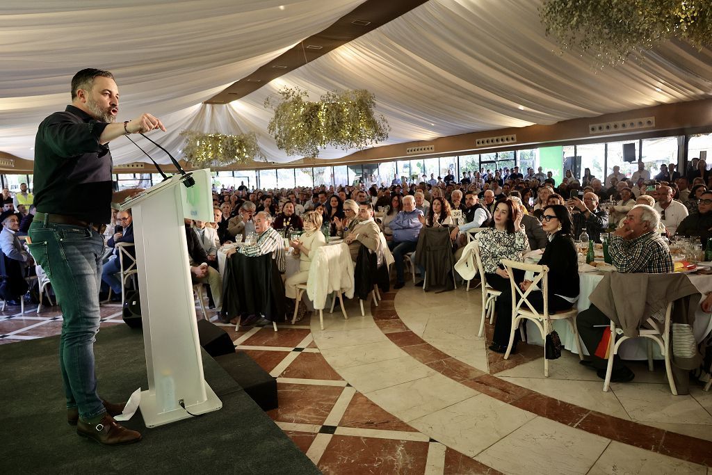 Todas las imágenes de la visita de Santiago Abascal en Murcia este domingo