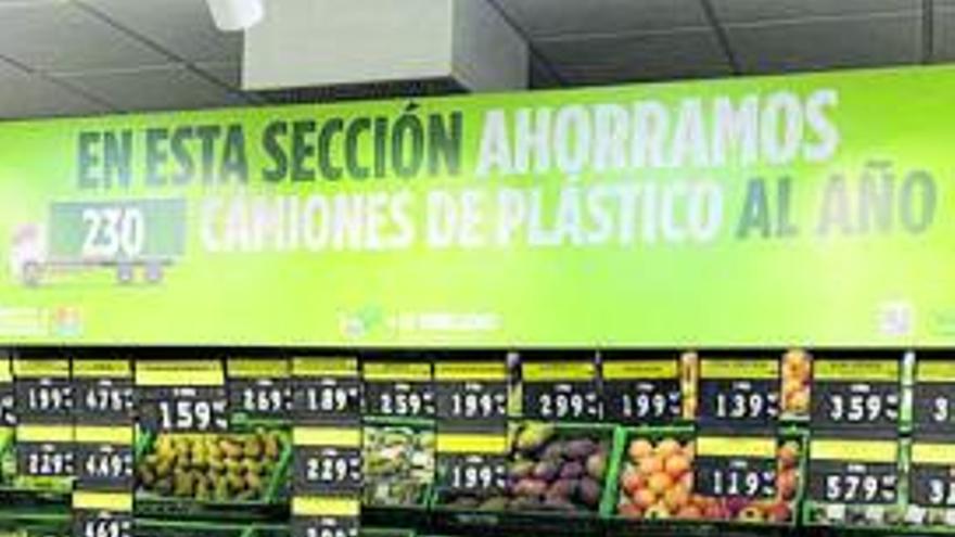 Carteles en la sección de fruta. | Mercadona